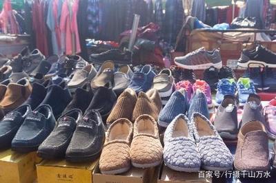 濟南仲宮大集 服裝鞋帽生意興隆，價格實惠種類全